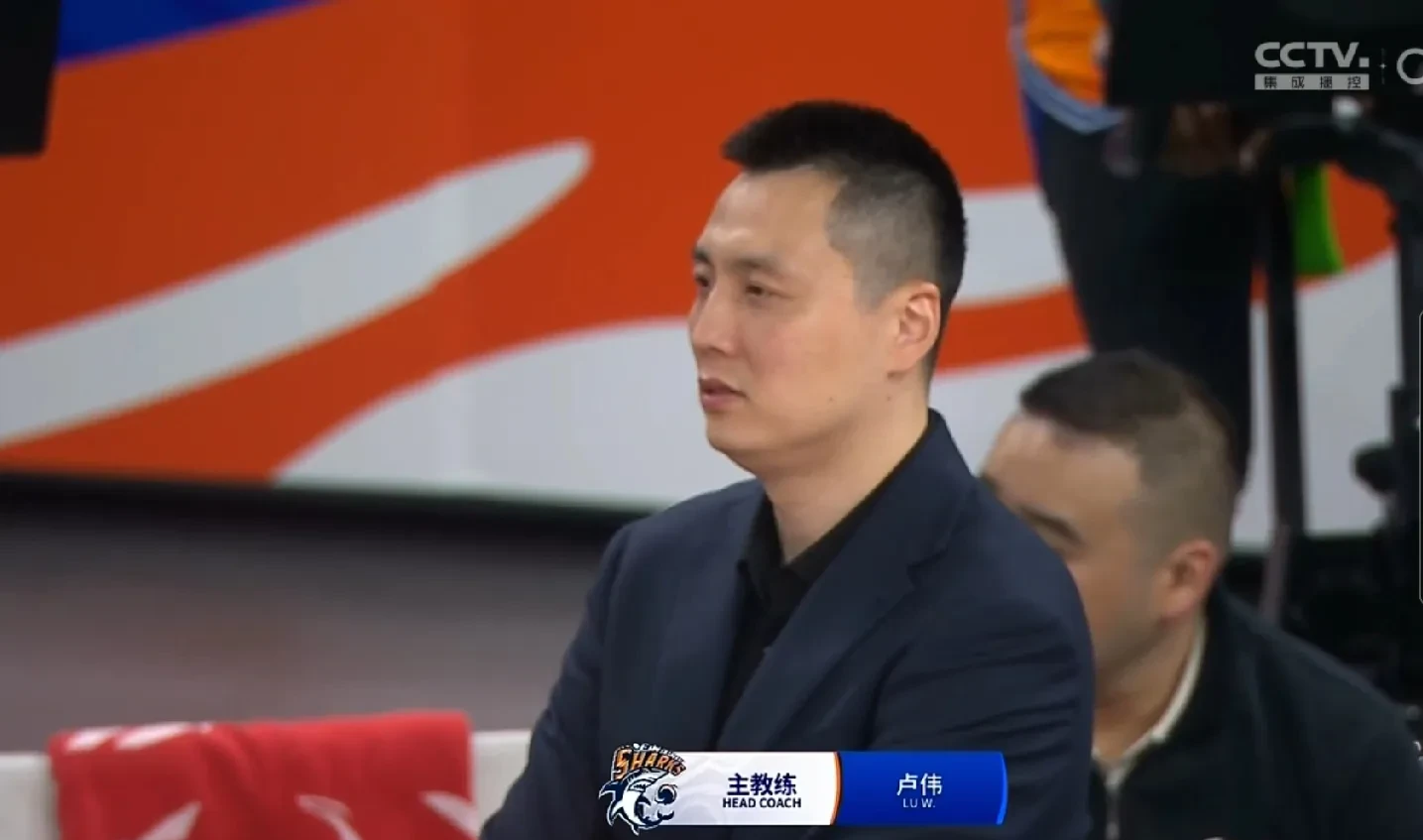 包含辽宁主教练谈及球队战术调整，效果显著的词条