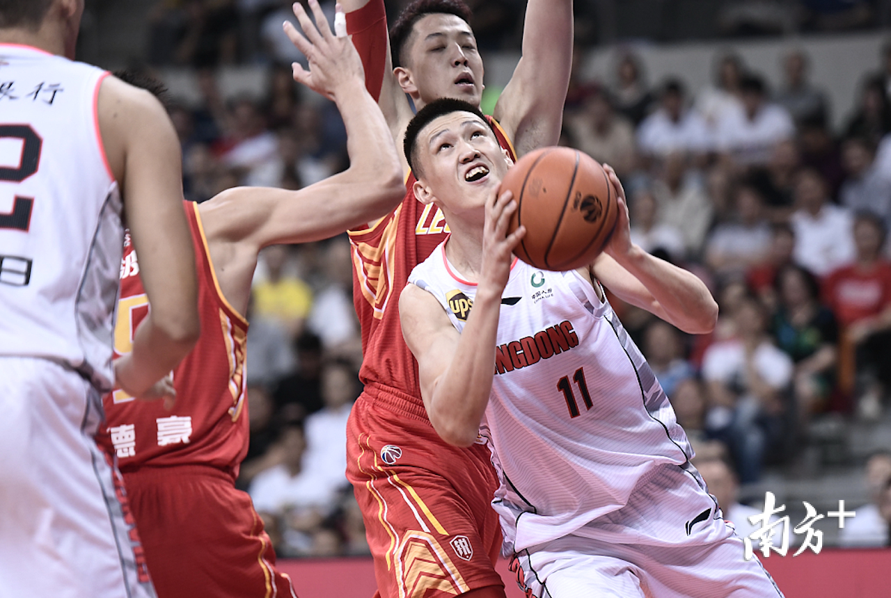 重磅对决！广东南部德比再次上演，气氛火爆