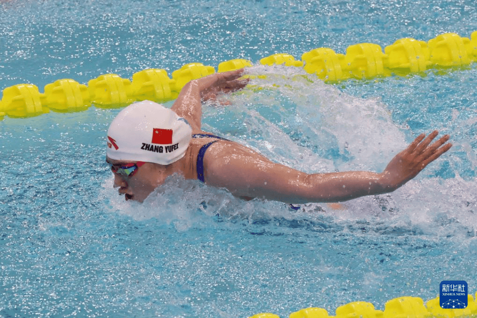 中国游泳健将表现出色,夺得银牌 中国游泳健将表现出色,夺得银牌