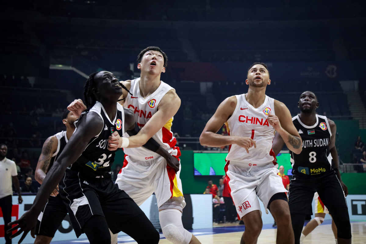 球员们在比赛中的技术风采令人赞叹