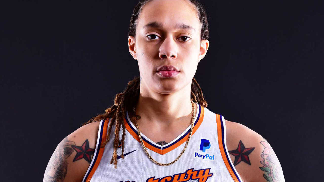 包含前WNBA球员现在扮演英国篮球联赛的重要角色的词条