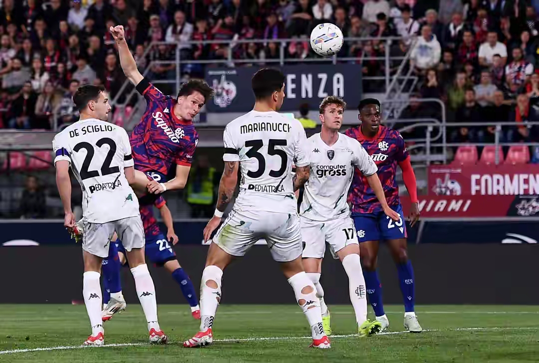 意大利联赛中球队的紧张对抗 意大利联赛中球队的紧张对抗