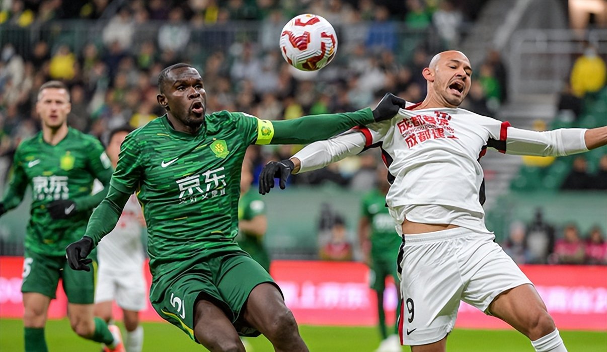 国安逼平绿城，暂时落后恒大