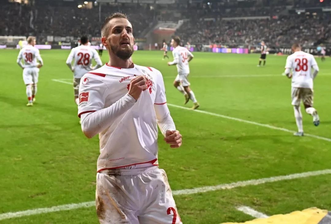 关于科隆球员风采无两，战胜对手取得胜利的信息